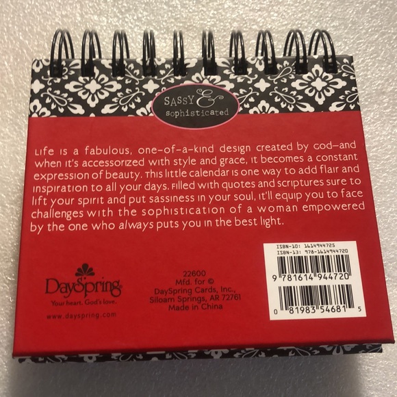 Table calendar “ She Lives, She Loves, She Laughs - Picture 4 of 12